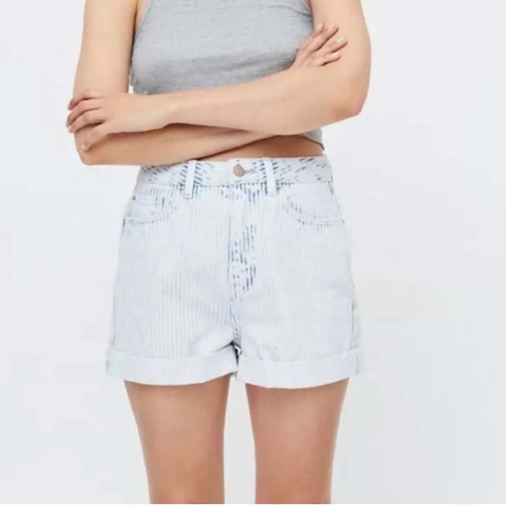 #303 BDG High Waisted Mom Denim Shorts size 28